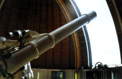 300-milimitres telescope-refractor